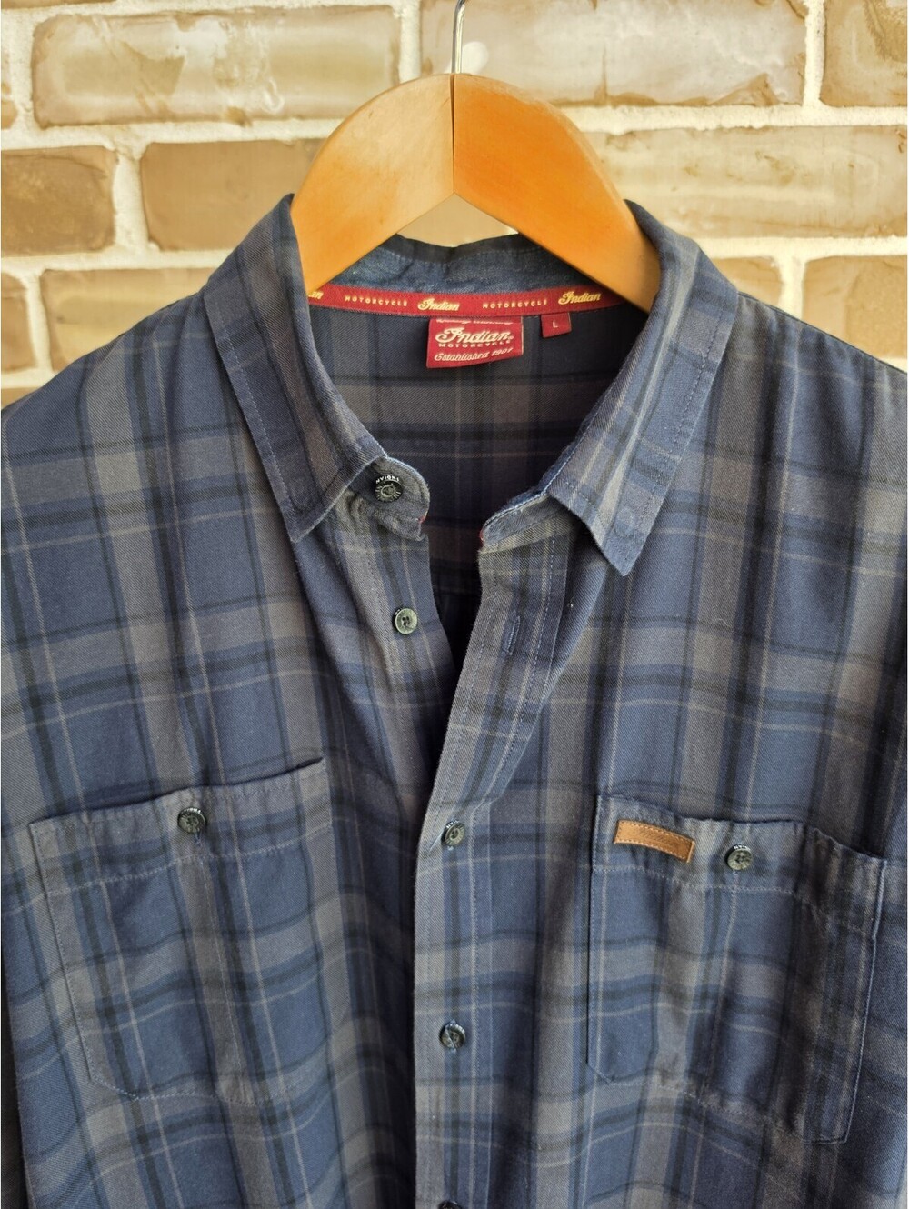 Indian Motorcycle Men's L Plaid Button Down Shirt Blue Gray Leather Logo Cotton